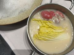 -红鼎豆捞·非遗鲍皇汤火锅(宝丰路店)