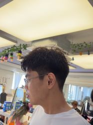 -镁连社·美联社