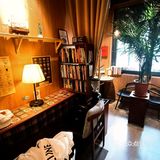 打卡宁静咖啡店