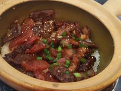 腊肉腊肠润肠煲仔饭-红星光发煲仔饭(文海店)