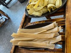 -乡土黄·鲜牛肉火锅·小龙虾(兴业街店)