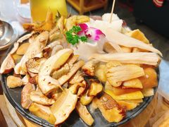 -一朵菌·野生菌探索家火锅(南亚店)