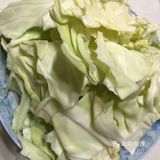 午餐吃手撕包菜