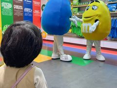 -m豆巧克力世界(上海世茂广场店)