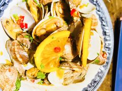 -沪小二炭火蛙锅(淮海中路美食不夜城店)