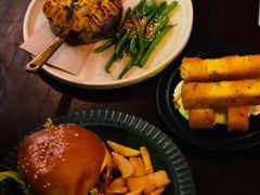 burger-The Grounds of Alexandria