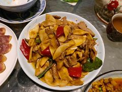 猪肝炒杏鲍菇-吉事利茶餐厅