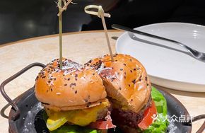 Signature Wagyu Cheeseburger