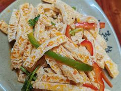 -亮亮面馆(经六路店)