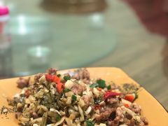 酸菜炒肉-朗妈私房菜(婺女州店)