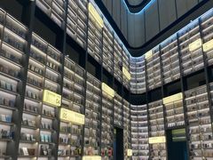-上海虹桥中心爱琴海亚朵S酒店