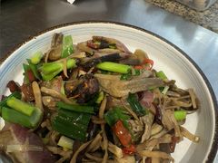 烟熏腊肉炒鹿茸菇-云海肴·汽锅鸡·云南菜(南强街店)