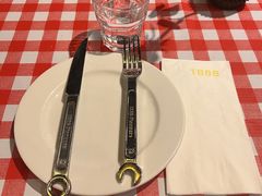 -1886德国汽车餐厅(外滩十六铺码头店)