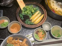 -三出山火锅(南京万象天地店)