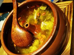 建水汽锅鸡小份-麦麦山云南菜(复地活力城店)