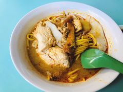 -亚王咖喱鸡米粉面