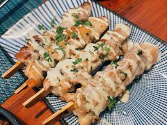 炭烤鸡肉串配酸奶黄瓜酱-帕歌西班牙餐厅paco tapas