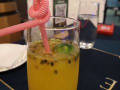 -又见马甲M8融合西餐厅(体育中心店)