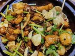 白贝土鱿啫鸡煲-大头唛·啫鸡煲.粤菜.专门店(289艺术园区店)