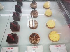 -UNI UNI(环亚凯瑟琳店)