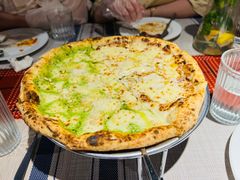 金枪鱼青酱双拼披萨-Primo·丽莫意大利窑烤披萨