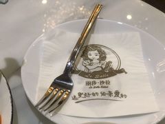 -丽莎沙拉轻食餐厅(国贸店)