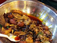 -愉肴麻辣香锅(中山路店)