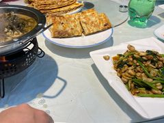 -鸿亨泰杂鱼馆(港馨家园店)