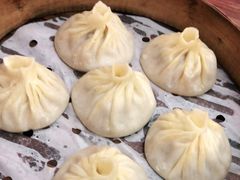 蟹黄小笼-朱新年·苏式汤团·面点(北寺塔店)
