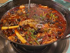 -鸿顺老铁锅美蛙鱼府(解放碑店)