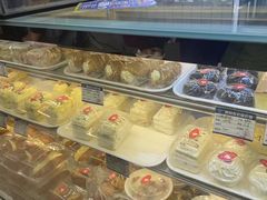 -白玉兰食品甜凤店(合生汇店)