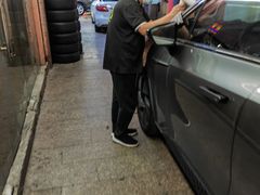 -鲨鱼皮汽车凹陷玻璃修复(静安店)