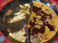 鸳鸯锅底-重庆巴九门老火锅(阳朔店)