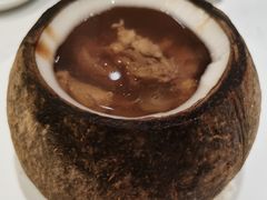 椰子八宝鸡汤-闻见中国海南菜(K11店)