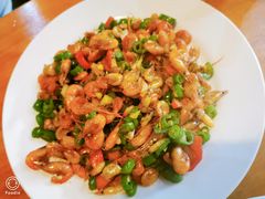 -临江餐馆二楼美食部落
