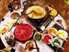 -鲜入围煮花胶鸡海鲜火锅