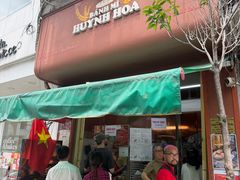 -Bánh Mì Huynh Hoa