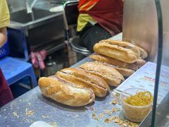 -Bánh Mì Huynh Hoa