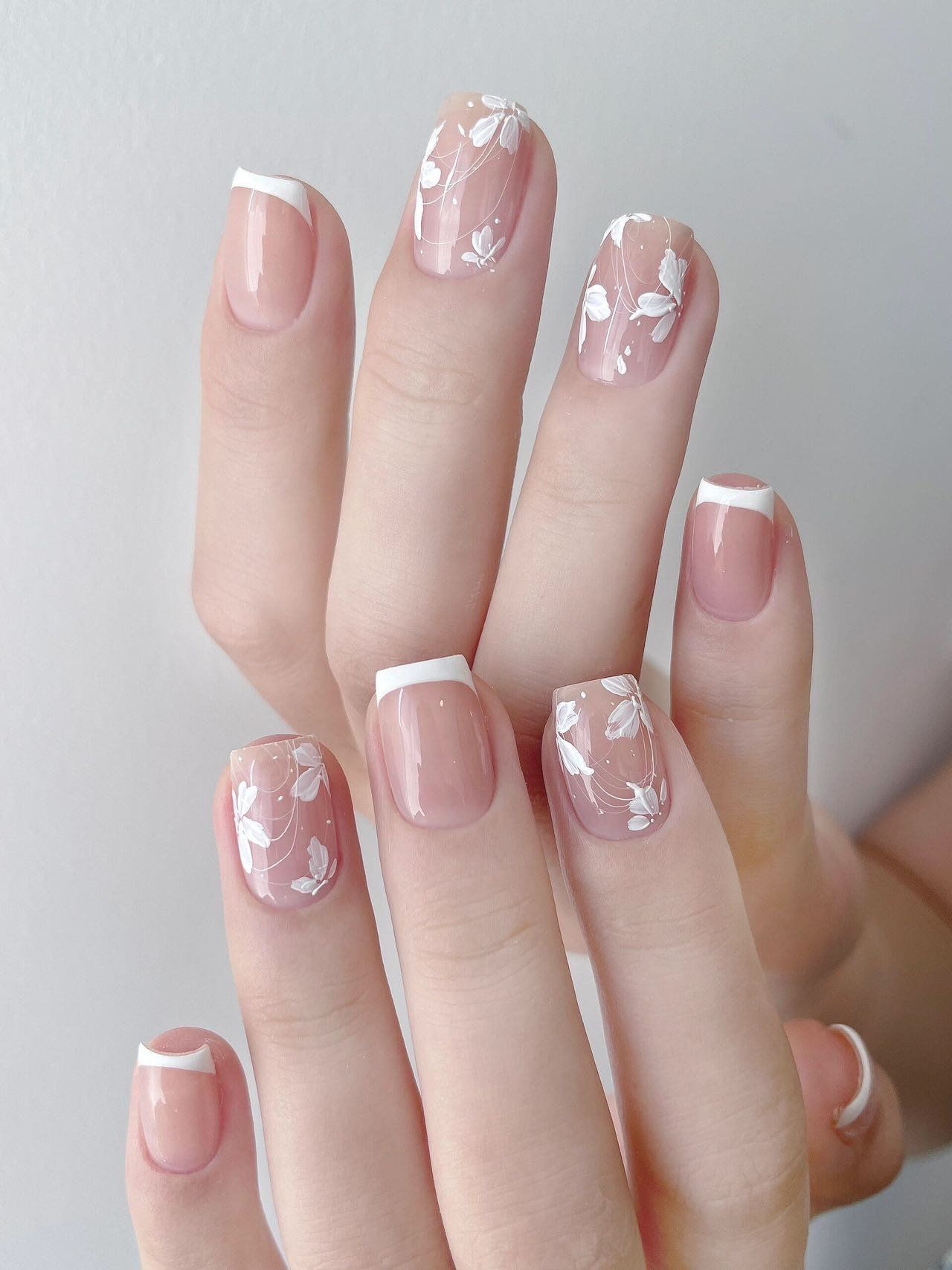 温柔花卉美甲