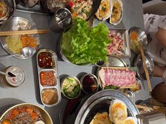 -围炉肉舍•炭烤活鳗•丹东海鲜烤肉(步行街店)