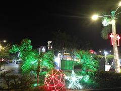 -亚龙湾亚泰商业街