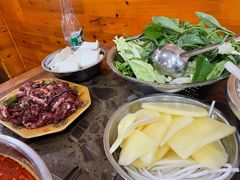 土豆片-黄利砖万峰林布依特色酸笋牛肉馆