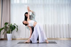 -亚太瑜伽普拉提学院