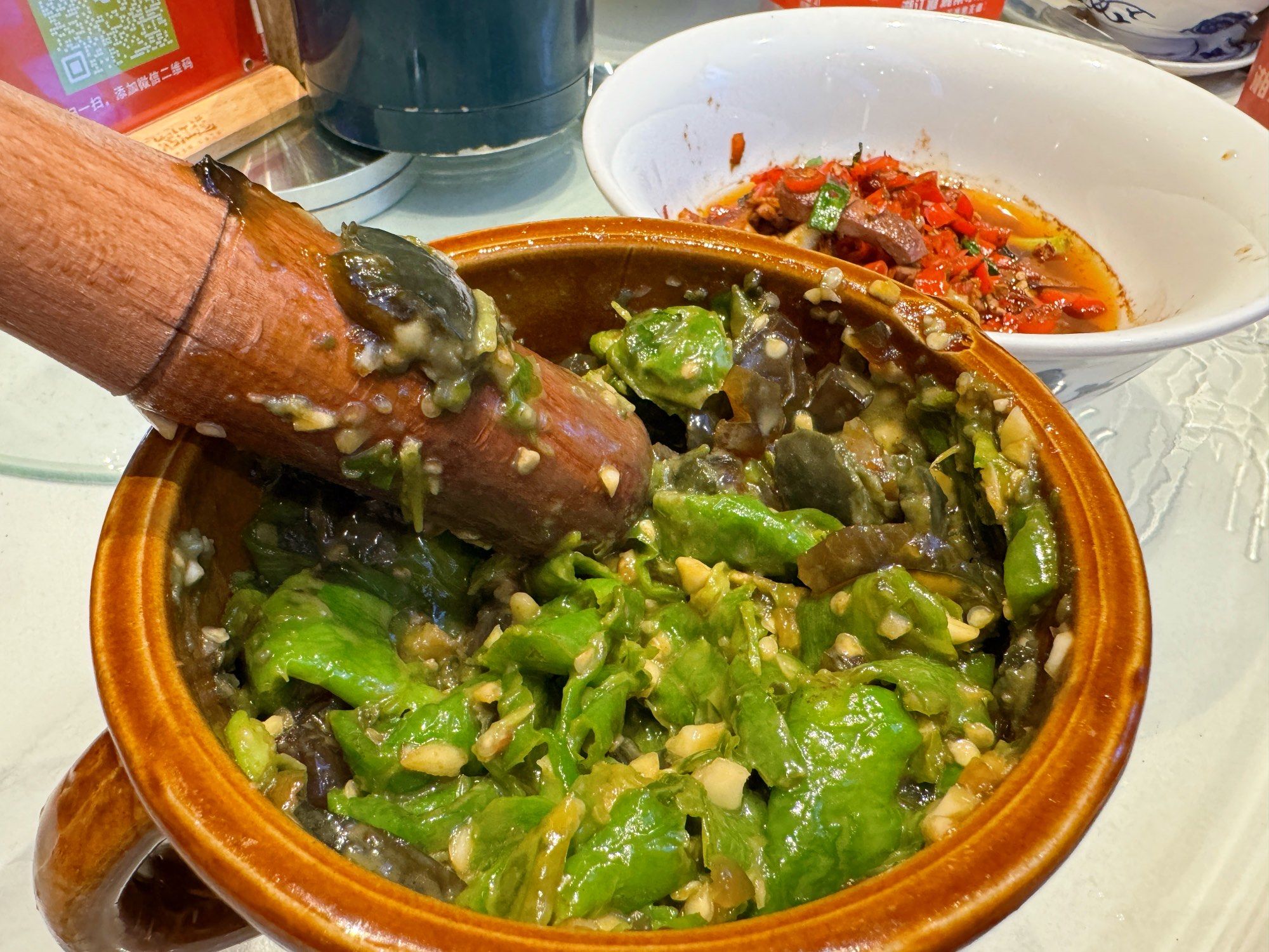 这皮蛋擂辣椒绝对可以拌3大碗白米饭🍚