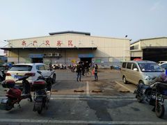 -七宝蔬菜农副产品综合交易市场-停车场