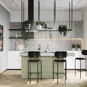 今日分享玻璃隔断的卧室