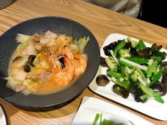 青虾夷贝炖白菜-小镇大厨新概念复合中餐厅(万达广场大连高新店)