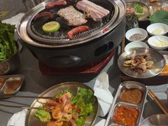 -围炉肉舍•炭烤活鳗•丹东海鲜烤肉(步行街店)