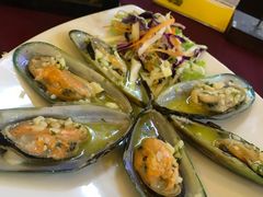 蒜蓉焗青口-BAI BUA RESTAURANT
