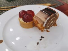 -元一希尔顿酒店·鲜切牛肉火锅禅自助餐厅